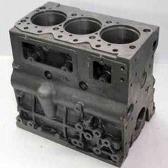Cylinder block on KM385BT engine