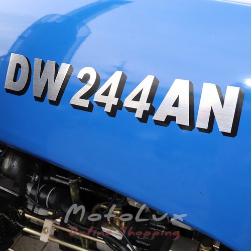 Traktor DW 244 AN, 24 HP, 4х4, úzke gumy, nový dizajn