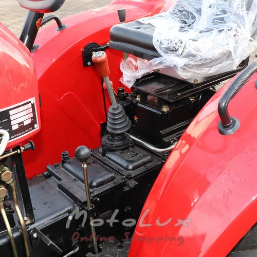 Xingtai XT 244 minitraktor, 24 LE, 4x4, (3+1)x2 váltó, piros