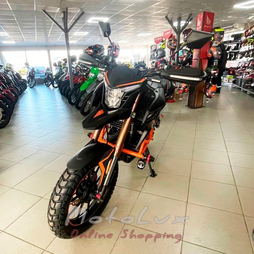 Motocykel SPARK SP300T 2, čierna s oranžovou