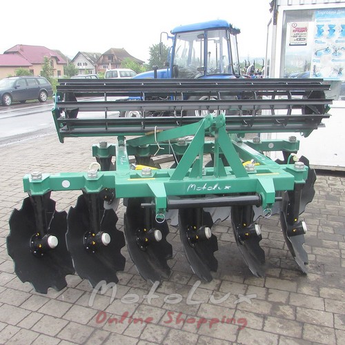 Kotúčový agregát na predsejbové obrábanie pôdy typu AG 2.1-20 pre traktory 55-80 HP
