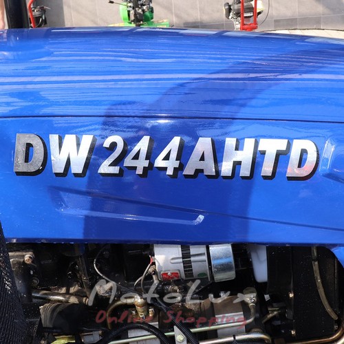Traktor DW 244 AHTD, 24 HP, 4x4, úzke gumy, 2-disková spojka