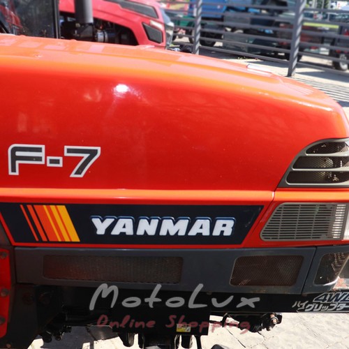 Malotraktor Yanmar F 7, bol používaný, červený