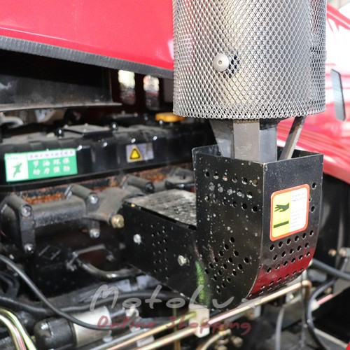 Traktor Kentavr 404S, 40 hp, 4x4, 4 valce, 2 hydraulické výstupy, červený