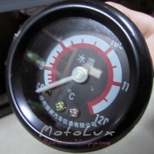 Liquid cooling temperature gauge with sensor on DF 244 tractor