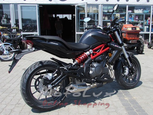 Motocykel Geon Benelli TNT300