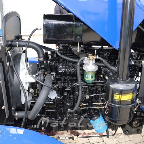 Трактор ДТЗ 5404, 40 к.с., 4х4, 4-циліндра, гідропідсилювач