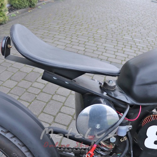 Motorkerékpár Skymoto Diesel 200Cafe Racer, fekete szőnyeg