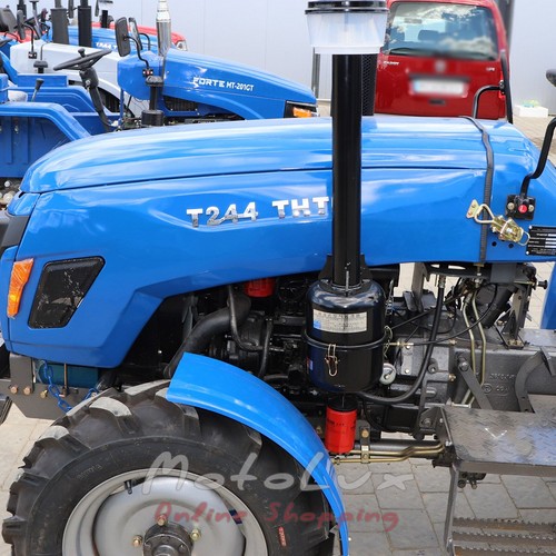 Traktor Xingtai T244THT, 3 henger, szervokormány, sebességváltó (4+1)*2