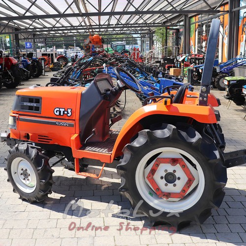 Kubota GT3 mini traktor maróval, használatban volt, narancssárga