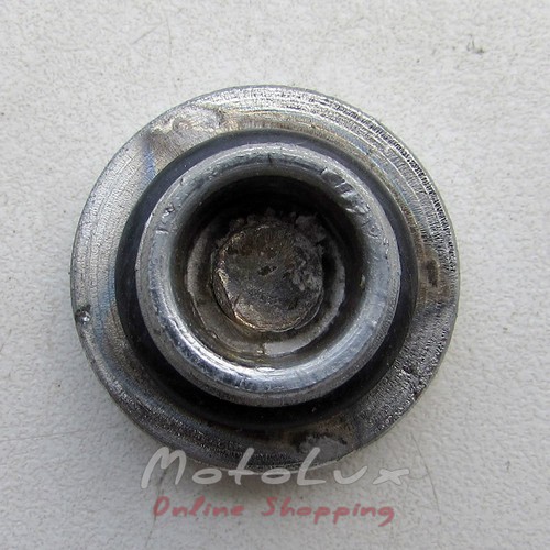 Nut (plug) of the left Delta engine cover