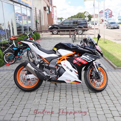 Taro TR400 GP1 motorkerékpár, fehér, fekete-narancs színnel