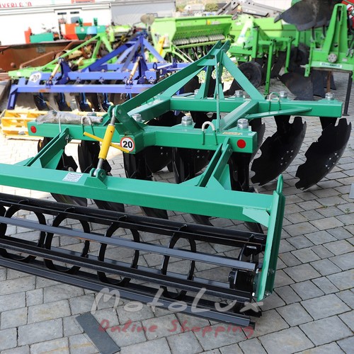 Kotúčový agregát na predsejbové obrábanie pôdy typu AG-1.8-20 pre traktory 40 HP