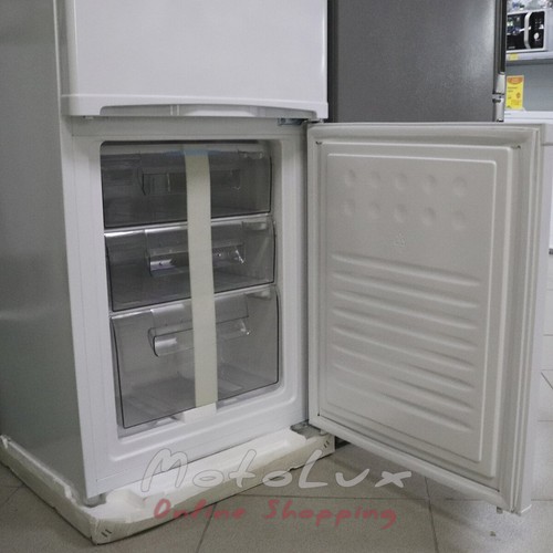 Refrigerator Grunhelm GRW-176DD