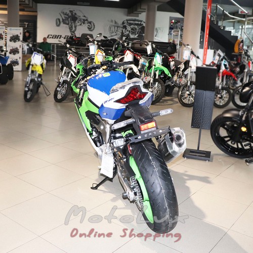 Спортивний мотоцикл Kawasaki Ninja ZX 4RR, зелений з білим та синім, 2024
