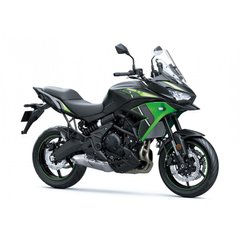 Kawasaki Versys 650 túramotorkerékpár, fekete zöld színben, 2024