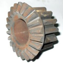 Gear wheel of the right half shaft 14/22 teeth on min_traktor Xingtai 120