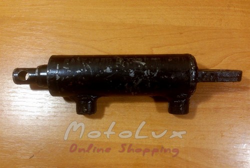 Hydraulic cylinder in assembly for motortractor engine