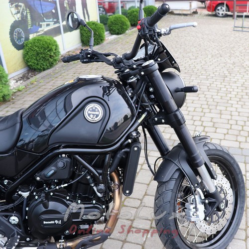 Motocykel Benelli Leoncino 500 EFI ABS, čierna