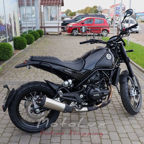 Motorkerékpár Benelli Leoncino 500 EFI ABS, чорний