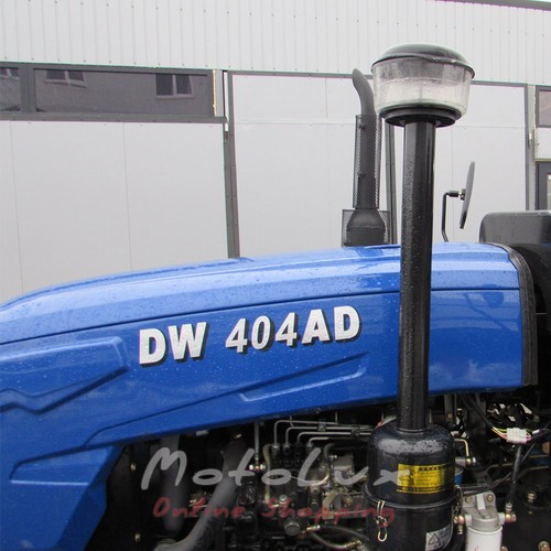 Traktor DW 404 AD, 40 HP, 4 valce, 2-disková spojka