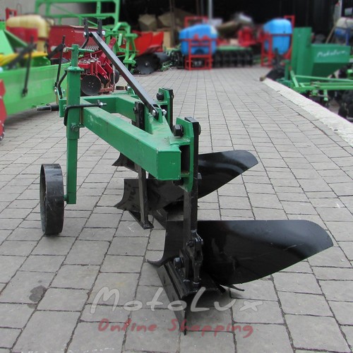 Kéthéjazatú eke kis traktorhoz PLN-2-25 csoroszlyaval
