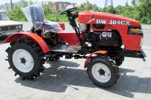 Új videó "Kerti traktor DW 184 CX"