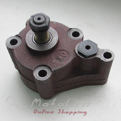 Engine oil pump of tractor DTZ 454