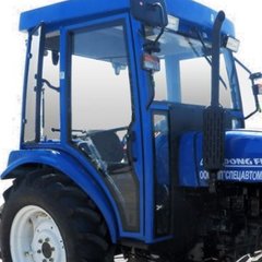 Glass door right (h = 1260, L = 500 x 610 x 120) on the cab of the Dongfeng 404C minitractor
