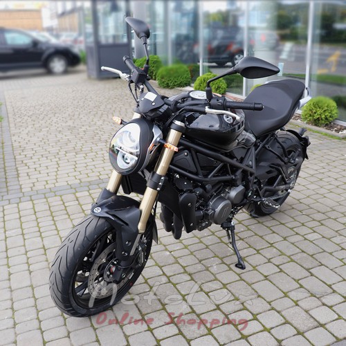 Benelli 752S motorkerékpár, fekete