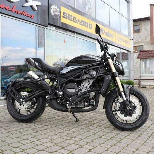 Benelli motorcycle 752S