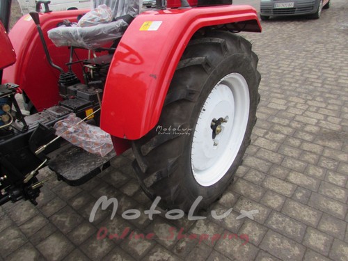 Kerti Traktor DW 244 AHTX, 24 LE , 4х4, 3 hengeres, új design, széles kerekek