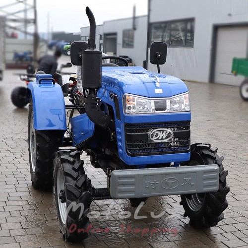 Traktor DW 244 B, 24 HP, 4x4, 1 valec, vývodový hriadeľ pásový pohon