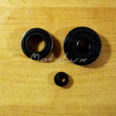 Egytengelyes kistraktor reduktor olajt&ouml;m&iacute;tő GN-4